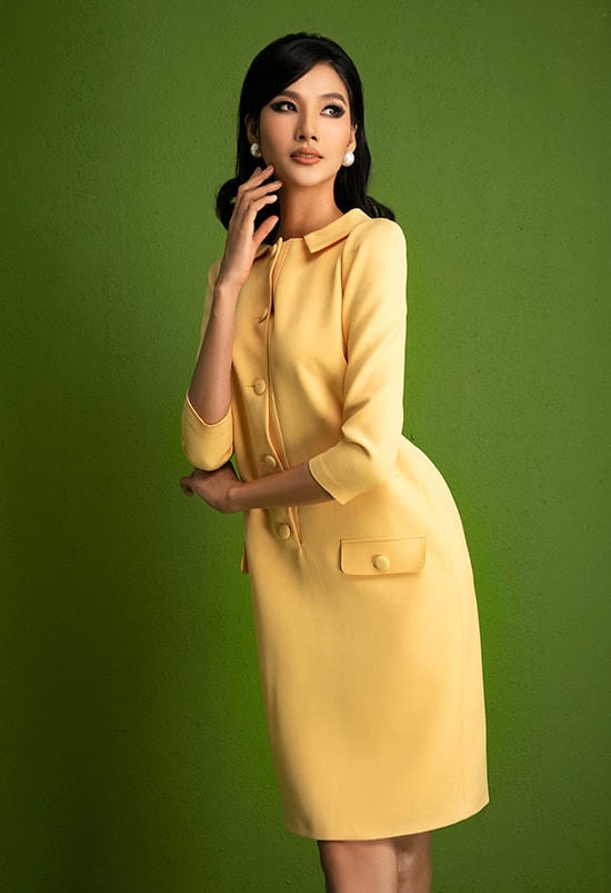 Kết hợp cùng một thương hiệu thời trang Việt, Hoàng Thùy giới thiệu loạt thiết kế lấy cảm hứng từ thập niên 1940 - 1950, bổ sung những nét chấm phá hiện đại. Cô sử dụng bảng màu rực rỡ nhằm đem tới cho người mặc sự vui tươi, lạc quan và nguồn năng lượng tích cực.