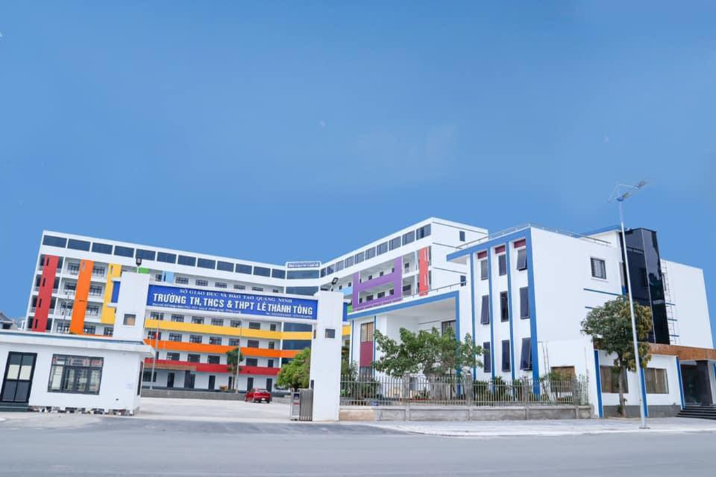 Trường TH,THCS & THPT Lê Thánh Tông là một trường nằm ở vị trí trung tâm của TP Hạ Long được đầu tư khang trang, hiện đại đáp ứng nhu cầu phát triển giáo dục toàn diện.