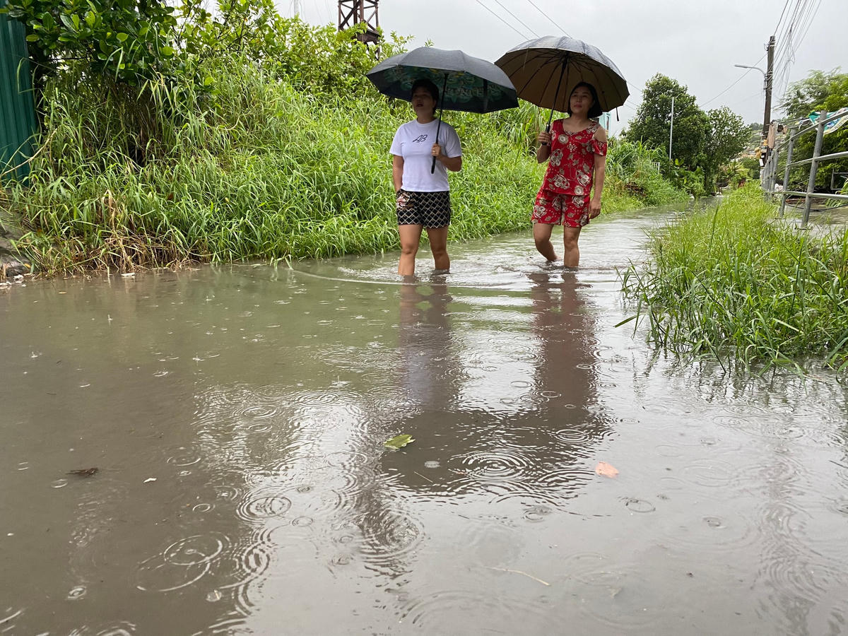 (Ảnh) Quảng Ninh: Mưa lớn gây ngập lụt một số khu vực 