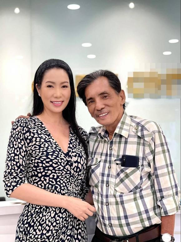 Diện mạo mới của nam diễn viên sau khi có hàm răng mới. Dù cười chưa được tự nhiên lắm nhưng sau này anh sẽ quen hơn, ăn uống thoải mái hơn (Ảnh: FBNV).
