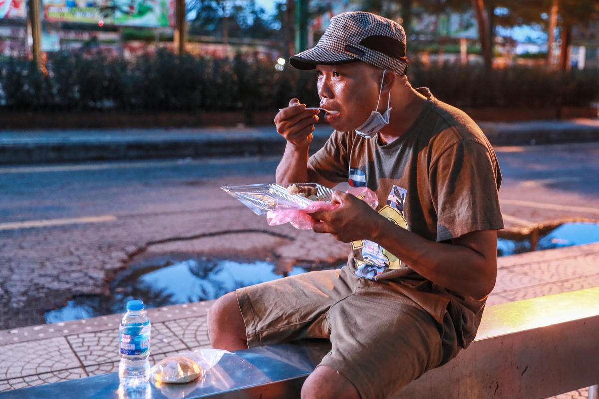 Nối dài những vòng tay nhân ái