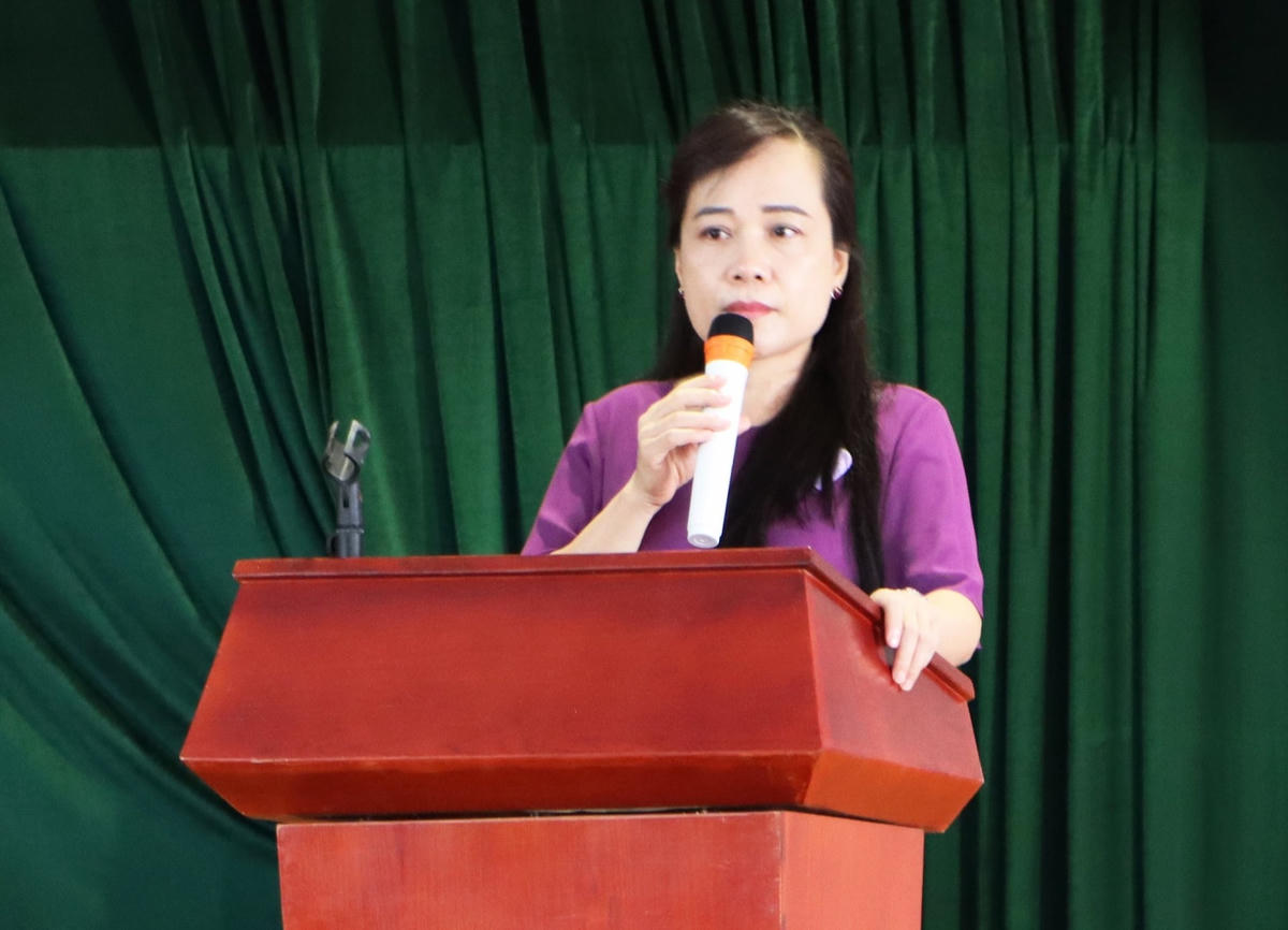 Giám đốc Sở Y tế tỉnh Bắc Ninh Tô Thị Mai Hoa động viên đoàn công tác. 