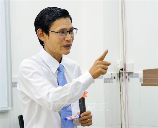 Nỗ lực khôi phục thị trường lao động