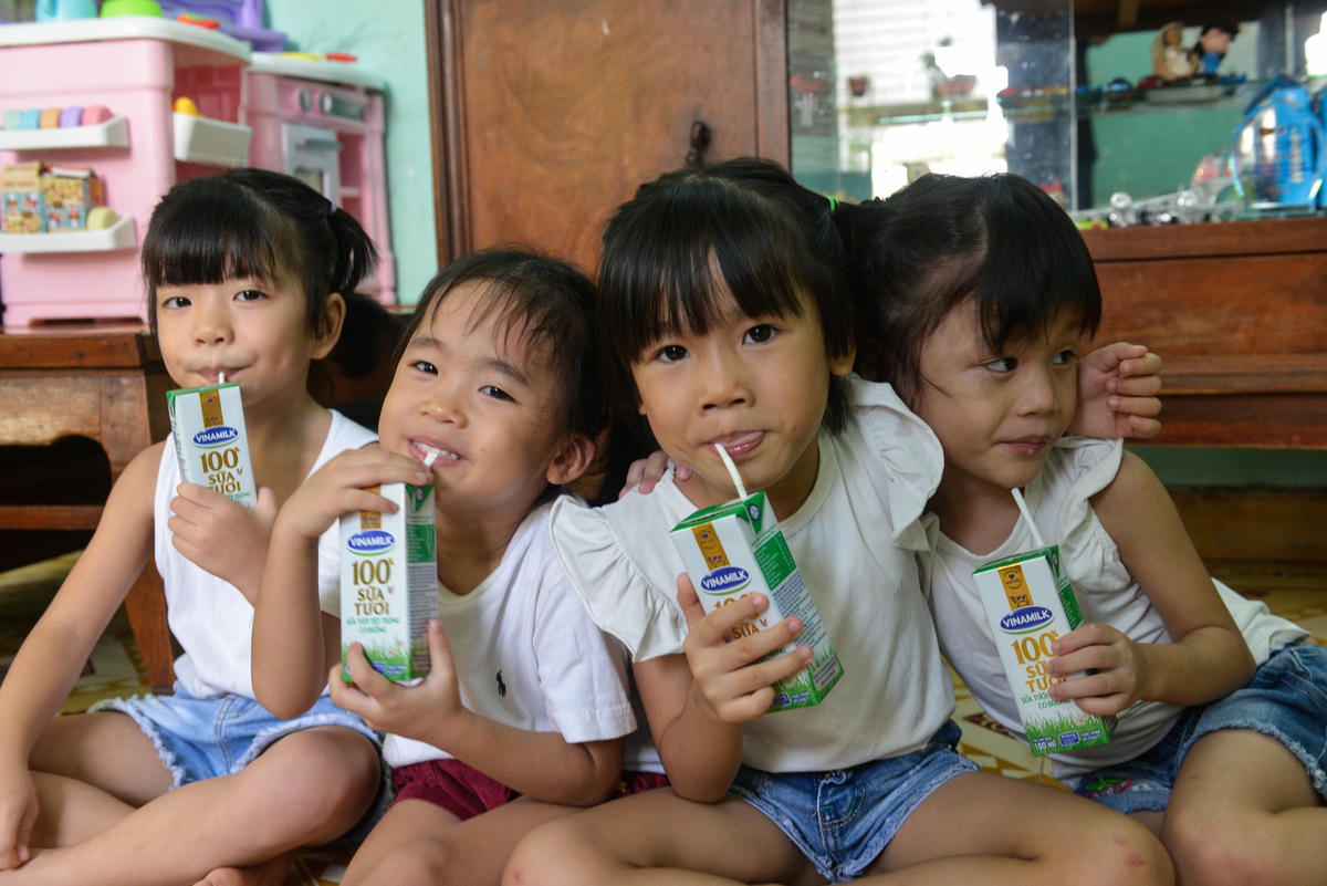 Quỹ sữa Vươn cao Việt Nam và Vinamilk tiếp tục hành trình kết nối yêu thương tại TP HCM