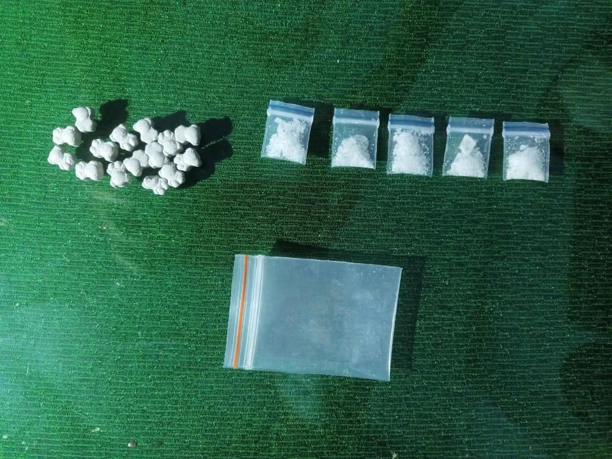 Ma tuý đá, một trong những tang vật được lực lượng chúc năng thu giữ tại thời điểm kiểm tra khám xét.
