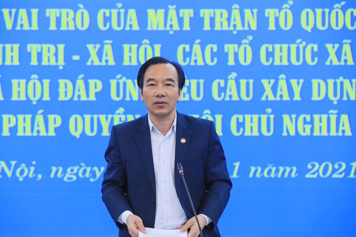Phó Chủ tịch UBTƯ MTTQ Việt Nam Ngô Sách Thực phát biểu tại Hội thảo.