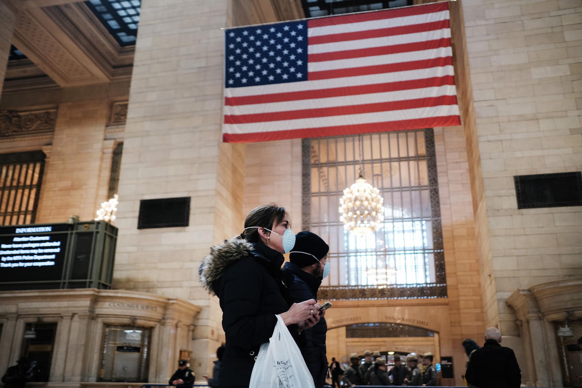Gói cứu trợ khủng đang được kỳ vọng phục hồi nền kinh tế Mỹ. Nguồn: Getty Images.