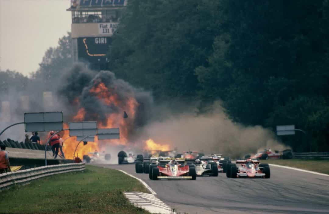 Năm 1978 Ronnie Peterson bị tai nạn chết người tại San Marino Grand Prix. Xe của tay đua bốc cháy sau một vụ va chạm, nhưng anh đã được các tài xế đồng nghiệp kéo ra, anh bị chấn thương nặng ở chân nhưng có vẻ ổn định. Tuy nhiên anh chết vì tắc mạch vào sáng hôm sau.  