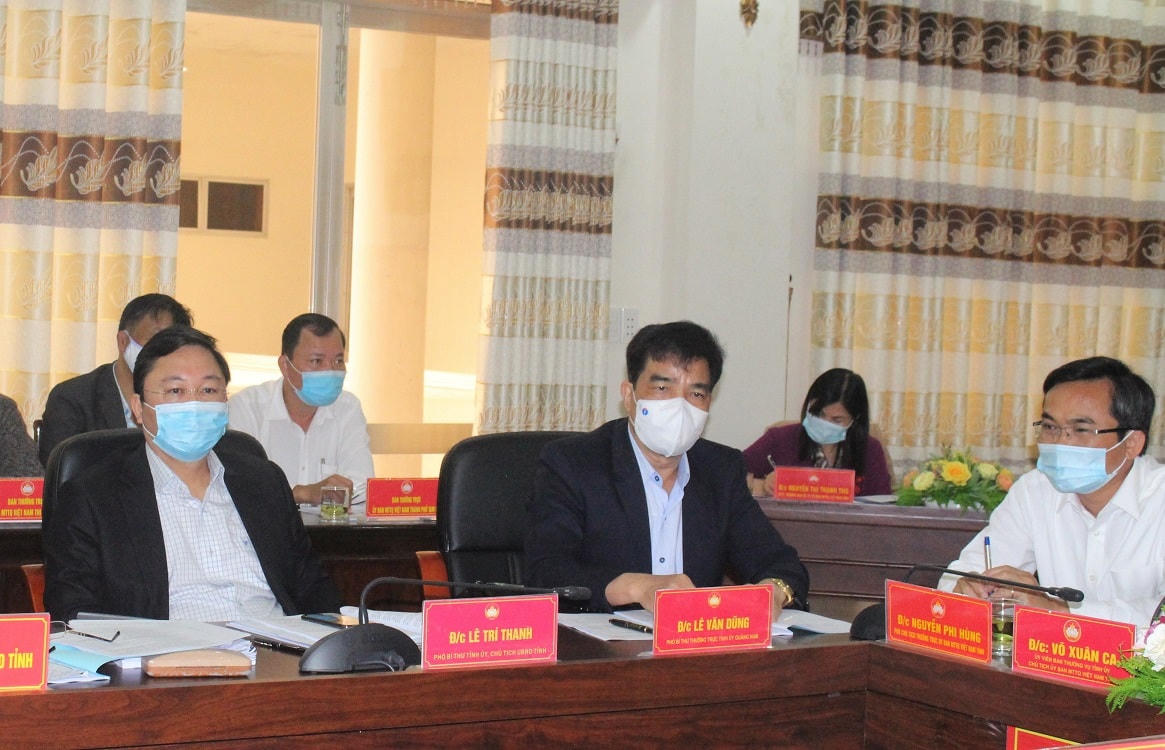 Các đại biểu tham dự hội nghị.