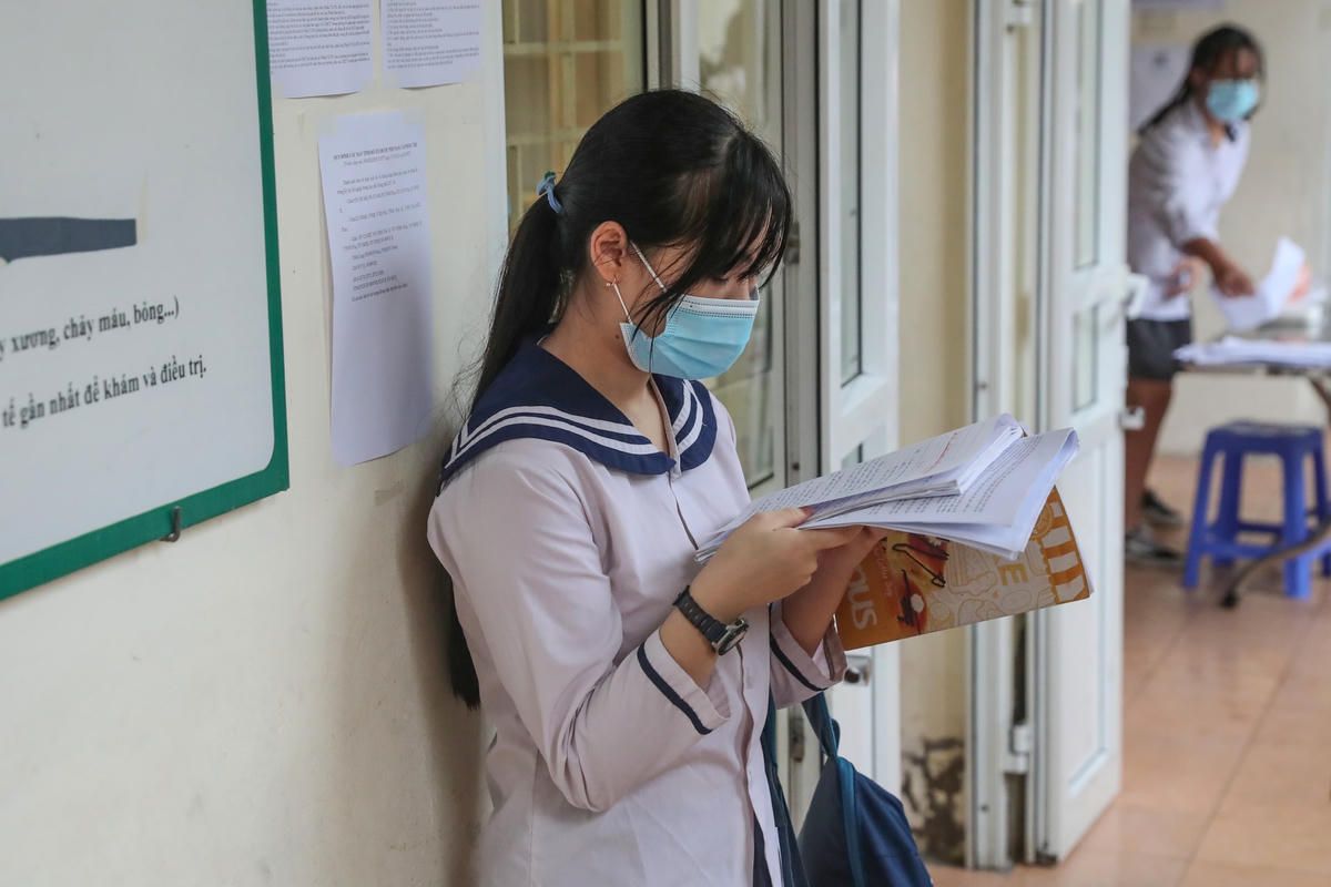 Thí sinh dự thi vào lớp 10 Hà Nội năm 2021. Ảnh: Phạm Quang Vinh.