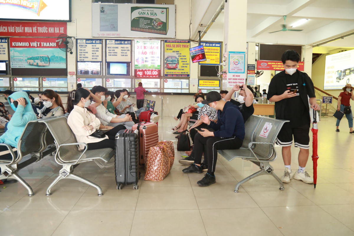 Do năm nay, kỳ nghỉ kéo dài tới 4 ngày nên nhu cầu đi lại như về quê hoặc đi du lịch của người dân tăng cao.