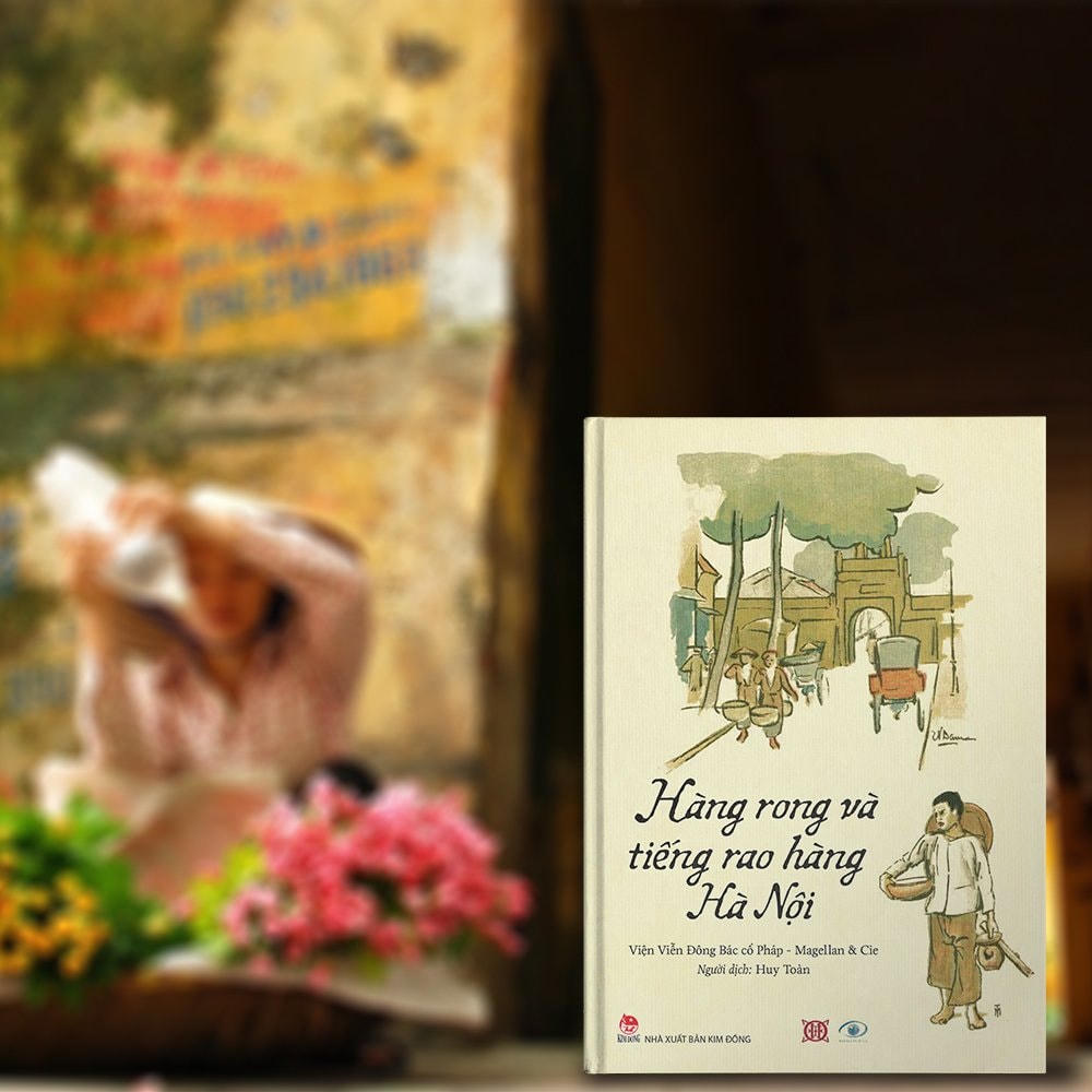Cuốn sách “Hàng rong và tiếng rao hàng Hà Nội” giới thiệu một album sống động với những bức kí họa, hình vẽ, tranh màu nước của 15 sinh viên trường Cao đẳng Mỹ thuật Đông Dương.