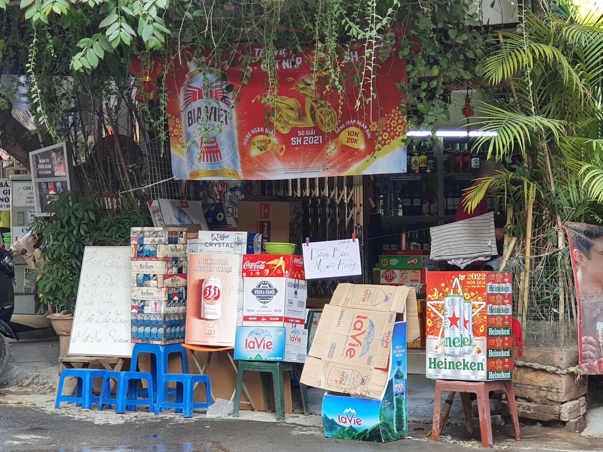 Nhiều hàng quán chủ động thực hiện giãn cách theo tinh thần 5K.
