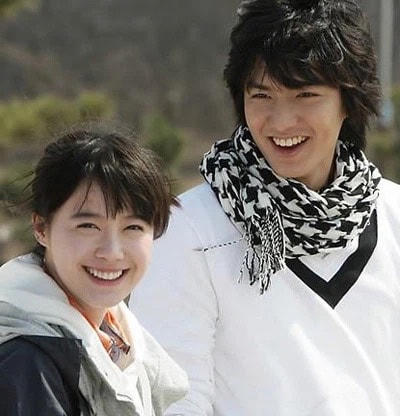  Go Hye Sun và Lee Min Ho từng có duyên hợp tác trong bộ phim chuyển thể Vườn Sao Băng.
