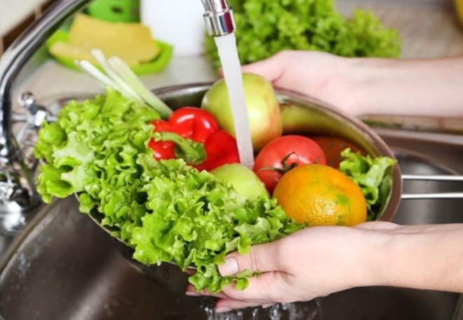 Rửa kỹ thực phẩm và thực hiện “ăn chín uống sôi”.