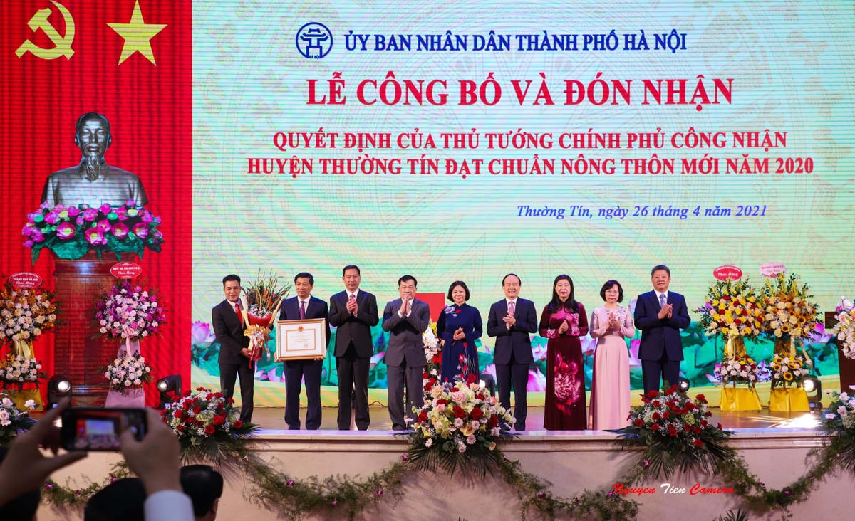 Lễ đón nhận huyện nông thôn mới năm 2020.