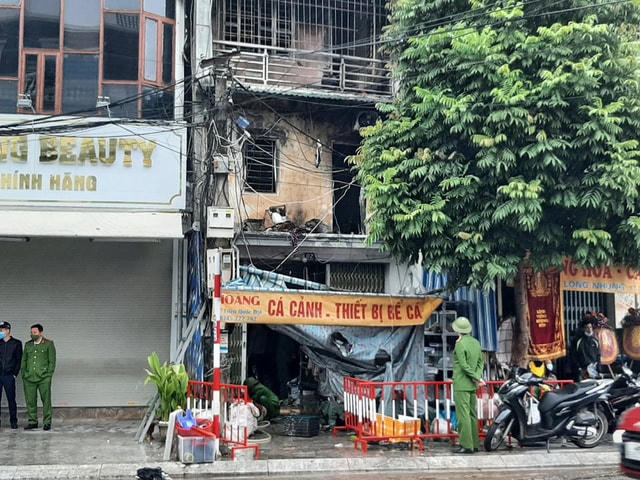 Hai vợ chồng tử nạn được xác định còn rất trẻ, chỉ mới 22 tuổi.