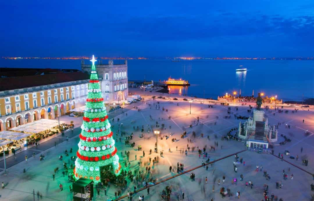 Bồ Đào Nha - cây thông Noel của Lisbon được đặt ở một trong những địa điểm mang tính biểu tượng nhất của thành phố.