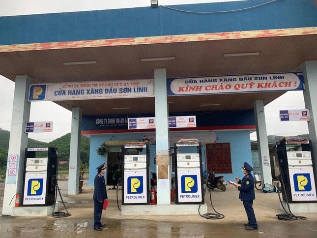 Một cửa hàng xăng dầu tại Hà Tĩnh bị phạt vì ngừng bán. Ảnh: Hoài Nam