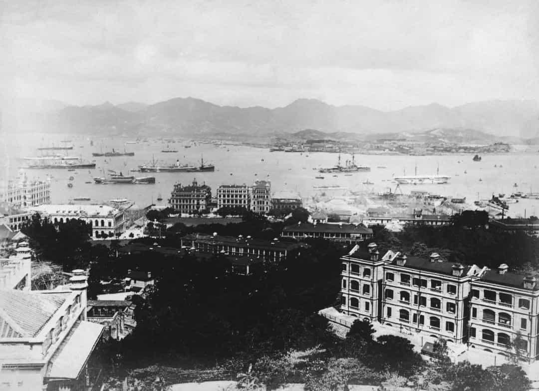 Thành phố cảng Hong Kong năm 1910.  
