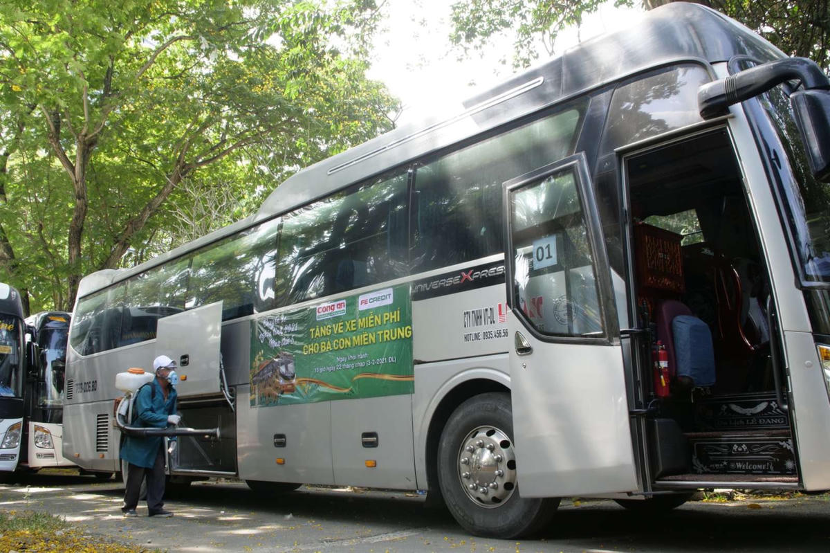  'Chuyến xe nghĩa tình' chính thức lăn bánh, đưa gần 1.000 người lao động về quê đón Tết