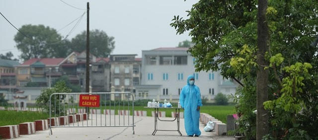 Một chốt kiểm soát Covid-19 tại xã Tô Hiệu (Thường Tín, Hà Nội). Ảnh: Quang Vinh.