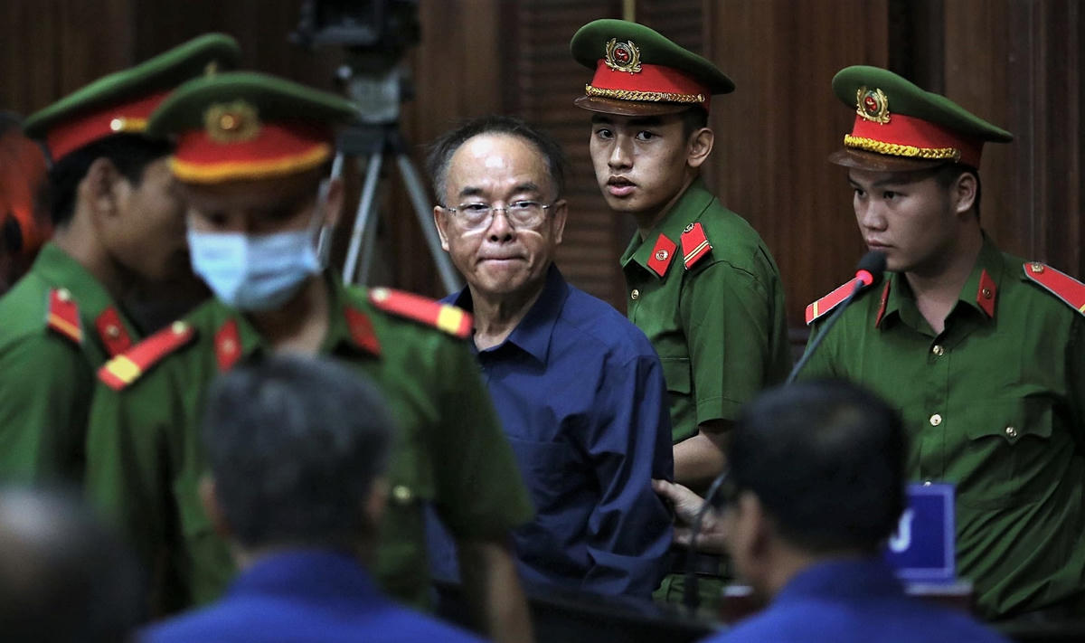 Nguyên Phó Chủ tịch UBND TPHCM Nguyễn Thành Tài bị xét xử trong vụ liên quan đến khu đất vàng 8-12 Lê Duẩn (Q.1).