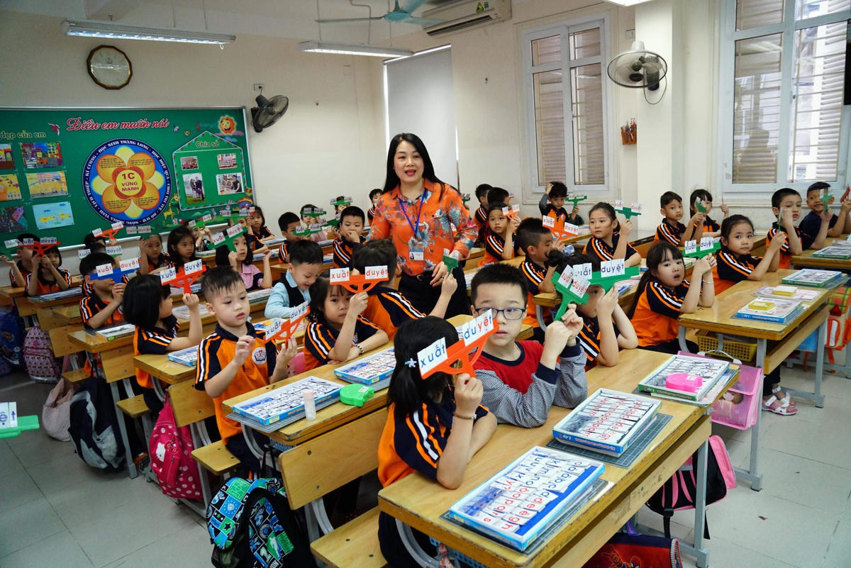 Bỏ chứng chỉ nghề nghiệp cho giáo viên cần triển khai càng sớm càng tốt. Ảnh: Phạm Quang Vinh.
