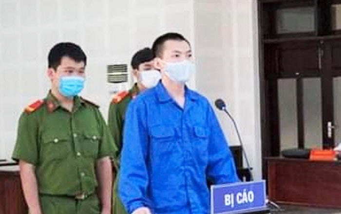 Xiao Qui Ping nghe tòa tuyên án.