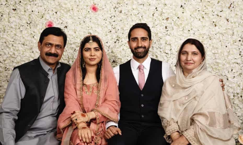 Malala Yousafzai cùng gia đình trong lễ kết hôn.
