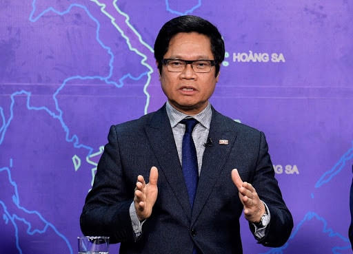 Vươn dậy trong khó khăn