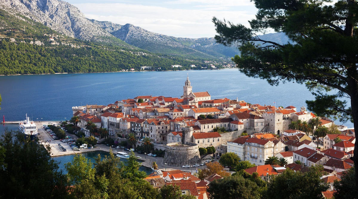 Korčula nằm trên một hòn đảo yên bình trong vùng biển Adriatic. Ảnh: CNN.