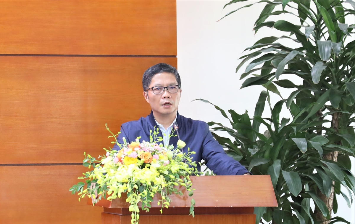 Trưởng ban Kinh tế Trung ương Trần Tuấn Anh phát biểu tại cuộc họp.