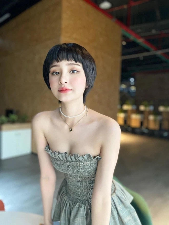 Nhan sắc trong trẻo của Hiền Hồ. 