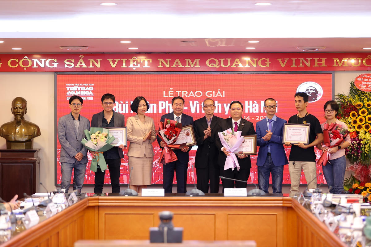  Trao giải Ý tưởng - Vì tình yêu Hà Nội.