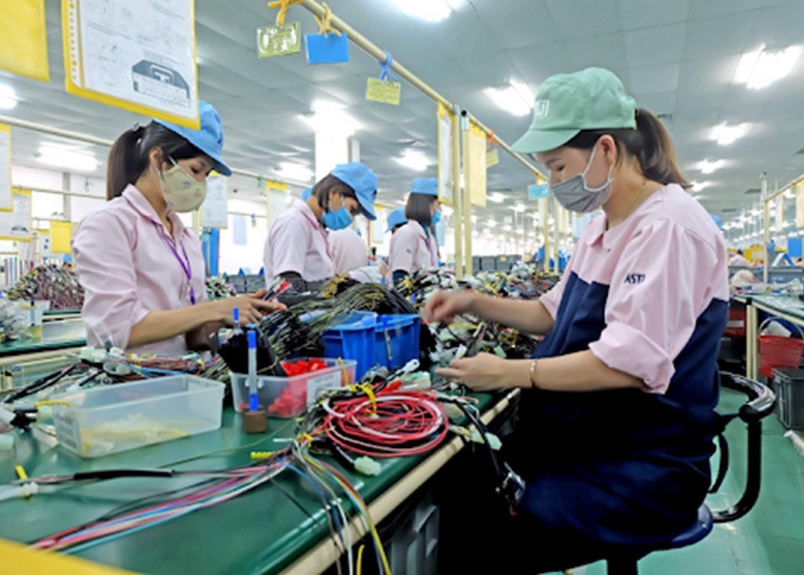 Phụ nữ cần phải được bình đẳng với nam giới trong gia đình và xã hội.