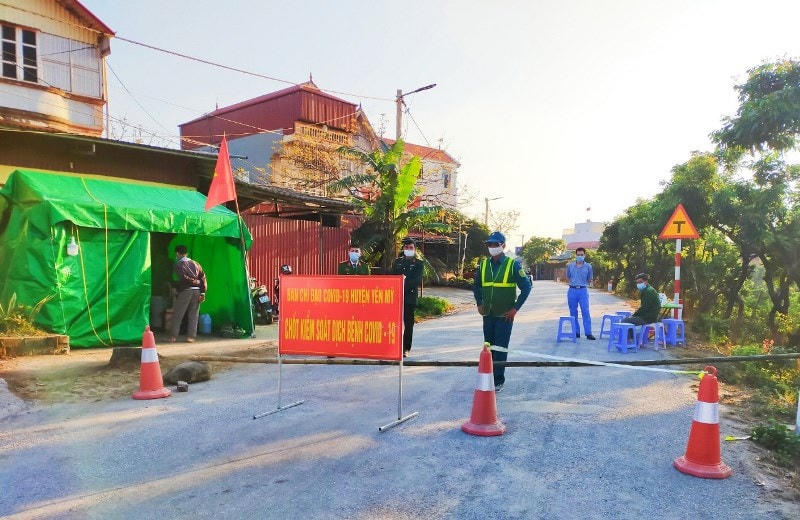 Chốt kiểm soát dịch bệnh tại xã Yên Phú, huyện Yên Mỹ, tỉnh Hưng Yên (Ảnh: Phạm Hà).