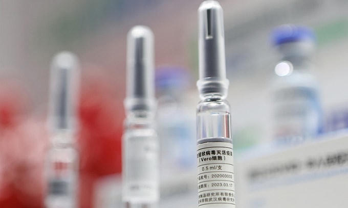 Trung Quốc phê duyệt vaccine Covid-19
