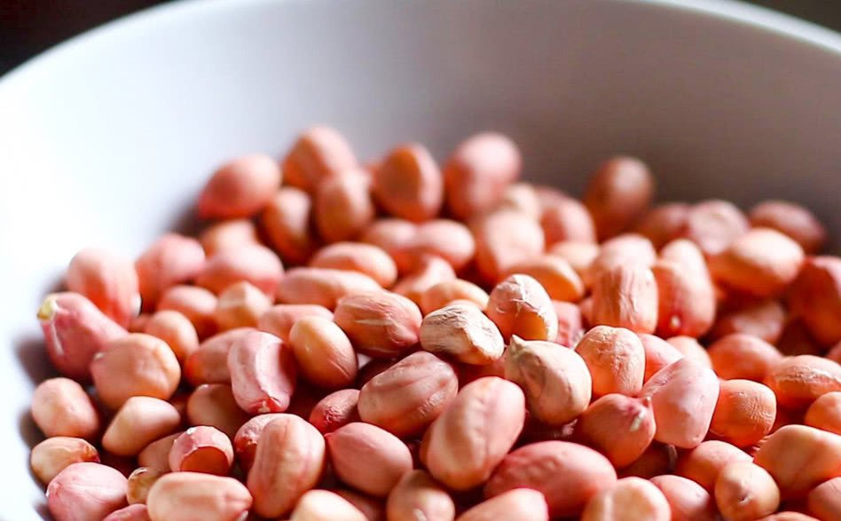 Mẹo rang lạc nhanh bằng nồi chiên không dầu
