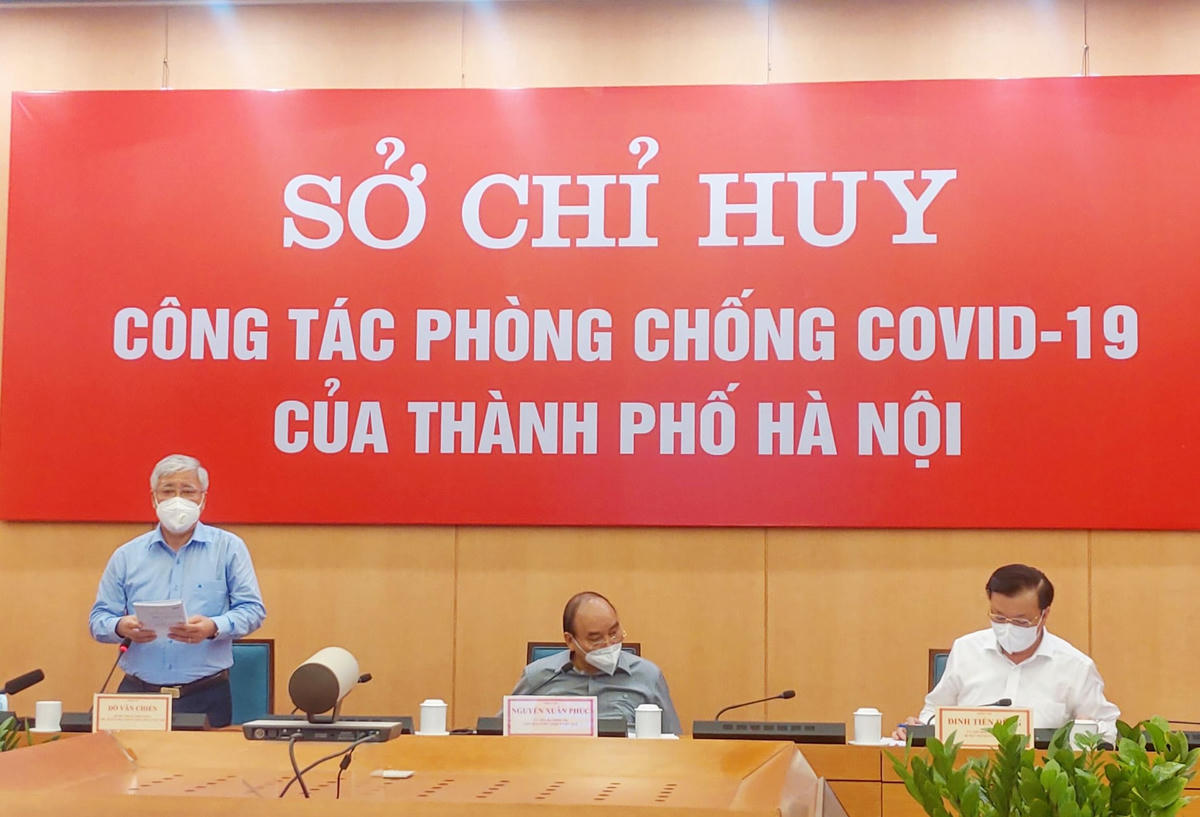 Chủ tịch UBTƯ MTTQ Việt Nam Đỗ Văn Chiến phát biểu tại Sở chỉ huy công tác phòng, chống Covid-19 của TP Hà Nội.