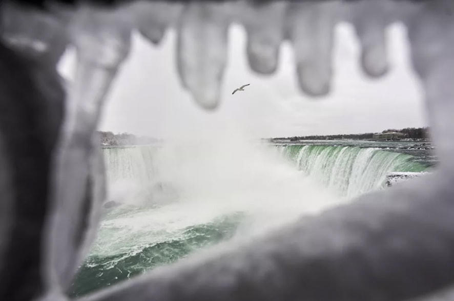 [ẢNH] Vẻ đẹp của thác Niagara vào mùa đông 