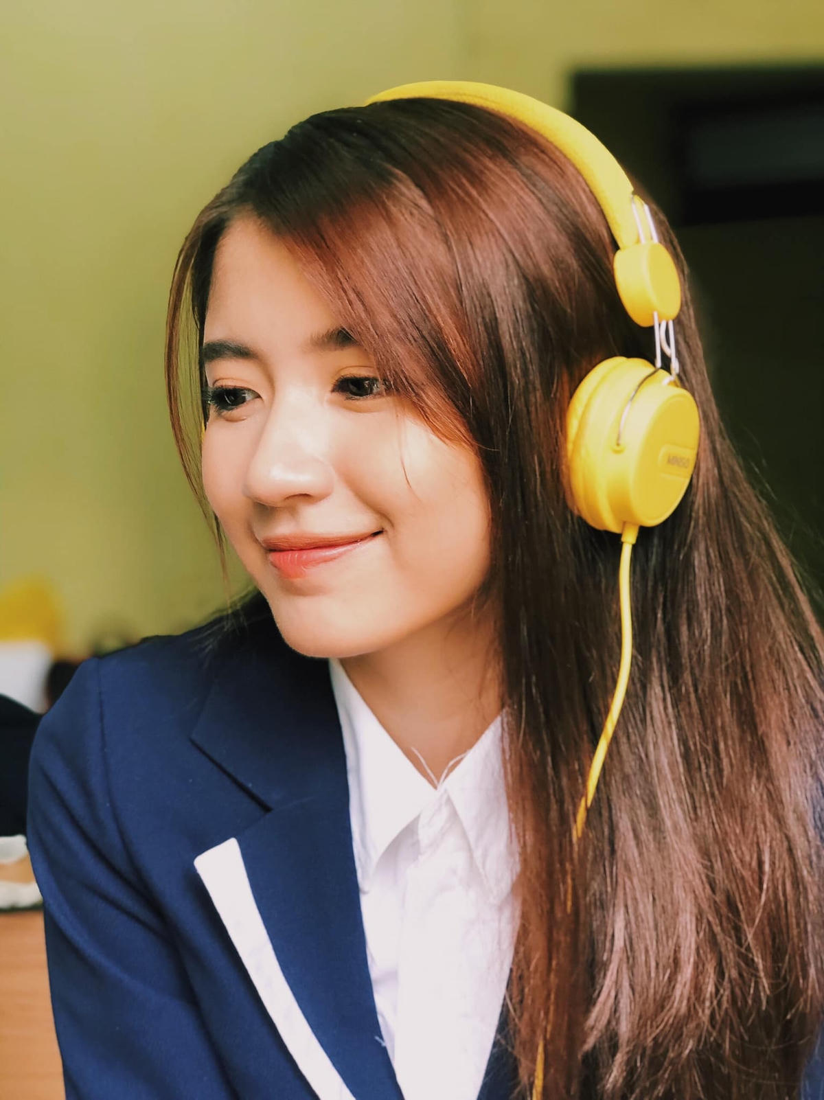 Ngọc Huyền sinh năm 1999, hiện là sinh viên năm thứ 5 khoa thiết kế thời trang, ĐH Mỹ thuật công nghiệp. Trước đó Huyền được biết đến như người mẫu ảnh cho các nhãn hiệu thời trang.