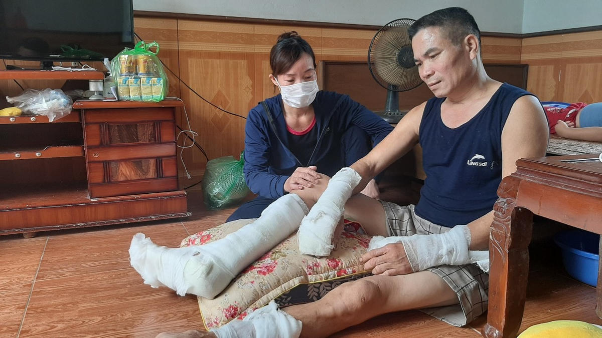 Anh S. bị tổn thương cơ thể 46% do bị đối tượng Vương chém nhiều nhát.
