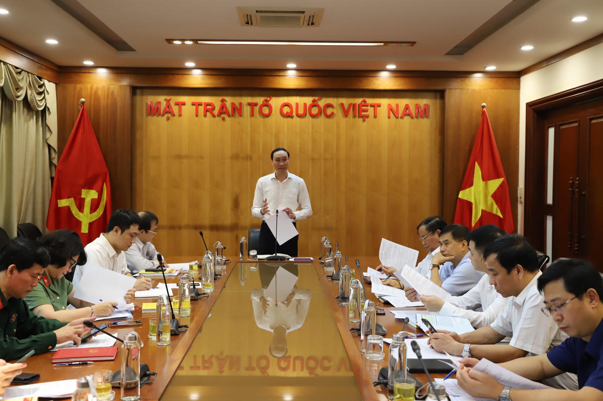 Phó Chủ tịch Phùng Khánh Tài phát biểu tại hội nghị.