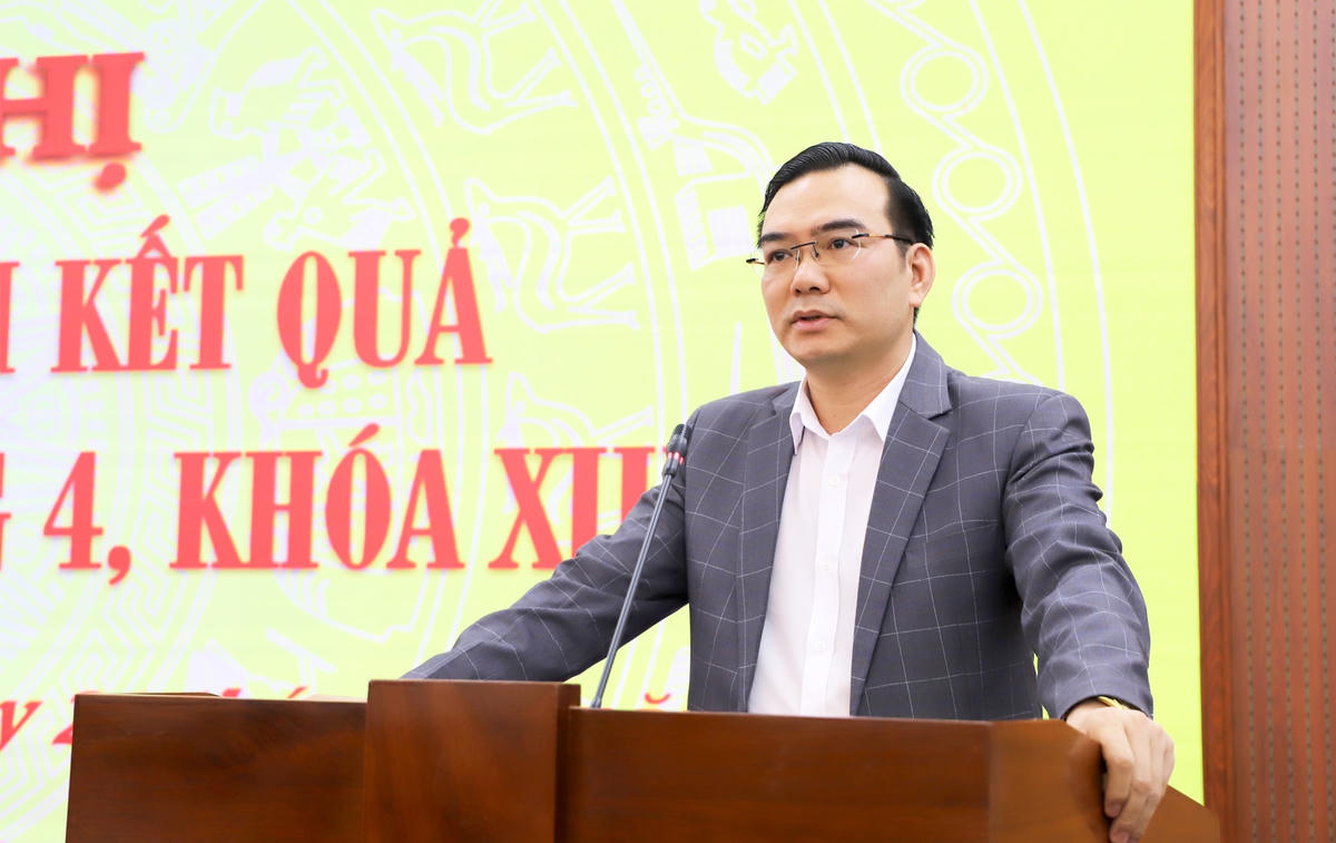 Ông Nguyễn Minh Chung, Trưởng ban Tuyên giáo Đảng ủy Khối các cơ quan Trung ương thông báo kết quả Hội nghị Trung ương 4, khóa XIII.