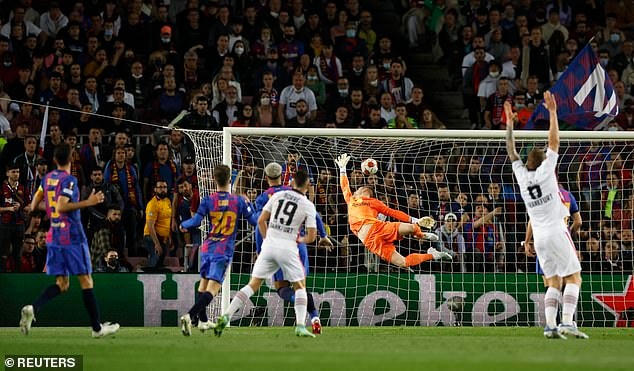 Barcelona đã phải nhận trái đắng ở phút thứ 4 và phút 36, 67.