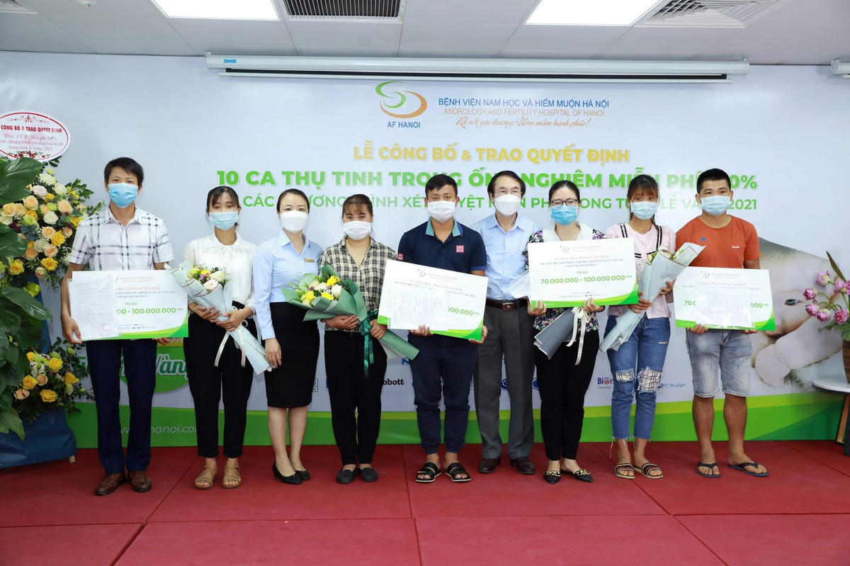 Bệnh viện Nam học và Hiếm muộn Hà Nội hỗ trợ thụ tinh trong ống nghiệm (TTTON) hoàn toàn miễn phí cho các cặp vợ chồng khó khăn. Ảnh: BVCC.