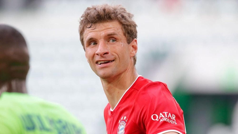 Chỉ 7 phút sau, 'Vua kiến tạo' Thomas Mueller ghi bàn ấn định chiến thắng 4-0 cho Hùm xám. (Nguồn: FcBayern).