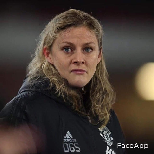 Ole Gunnar Solskjaer phiên bản thực chính là người đã vực dậy niềm tin của các CĐV MU trong cuộc đua vào top 4. Còn Ole Gunnar Solskjaer phiên bản nữ cũng đã thổi một cơn gió mát lành, gây thương nhớ cho nhiều CĐV áo đỏ.