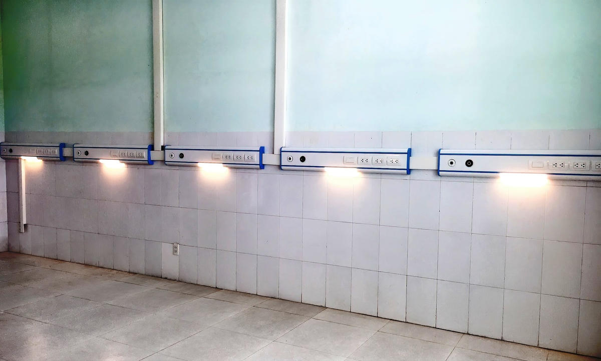 Hệ thống lắp đặt hệ thống oxy và khí nén tại Khu điều trị bệnh nhân Covid-19.